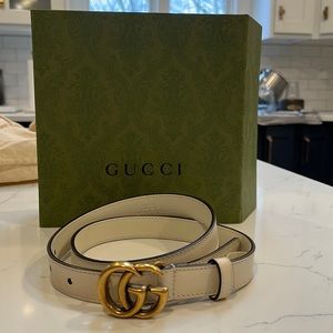Gucci leather belt w/Double G buckle.